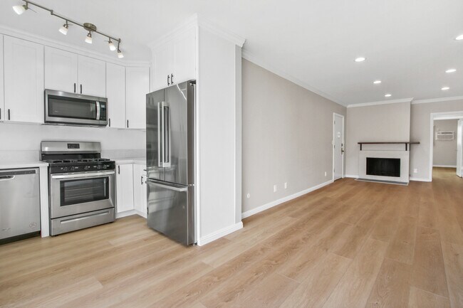 Building Photo - 3405 Veteran Ave