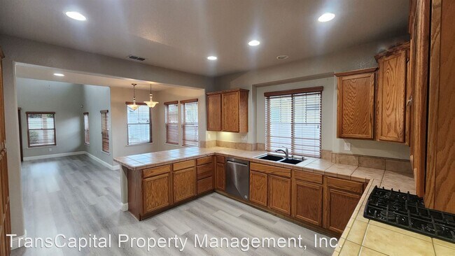 Foto del edificio - 5 br, 3 bath House - 4020 Perris Court