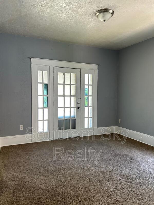 Building Photo - 797 Boulevard St