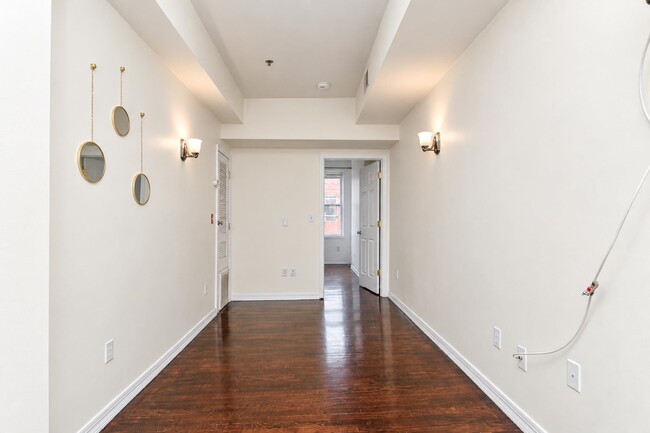 Building Photo - 231 Grand St