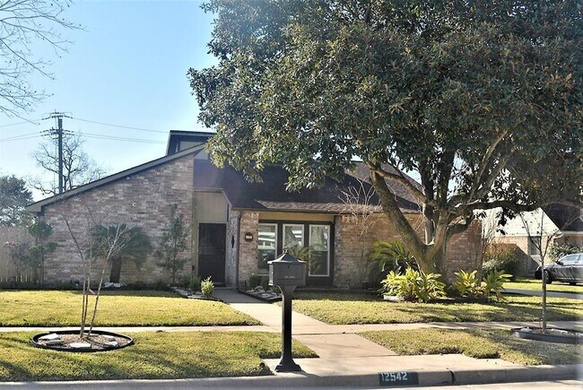 Foto del edificio - 12542 Wrenthorpe Dr