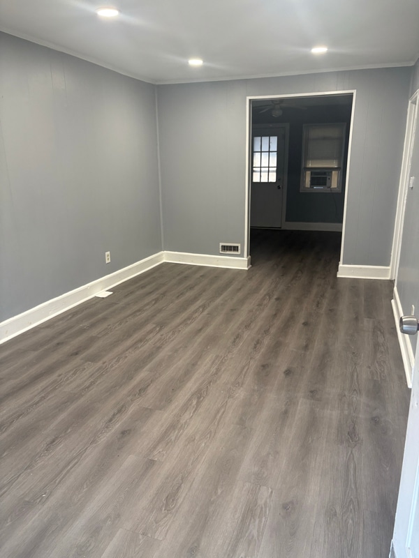 Building Photo - 921 Bonaparte Ave