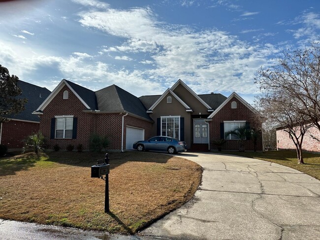 Building Photo - Gated Community Custom Home on the water