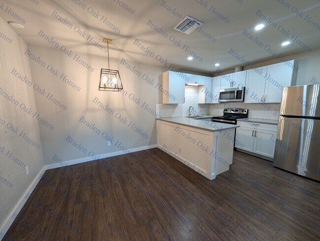 Comedor y cocina - 1814 26th St W