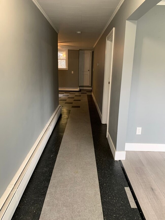 Building Photo - Charming 3-Bedroom Apartment in Midtown Ki...