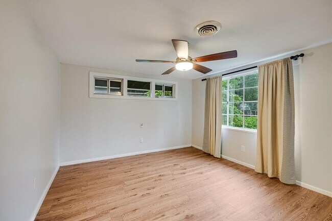 Foto del edificio - 4011 Burnet Rd