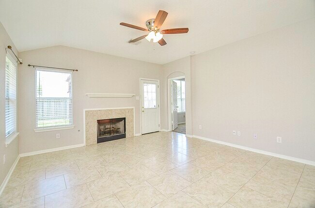 Foto del edificio - 14618 Rochelle Ct