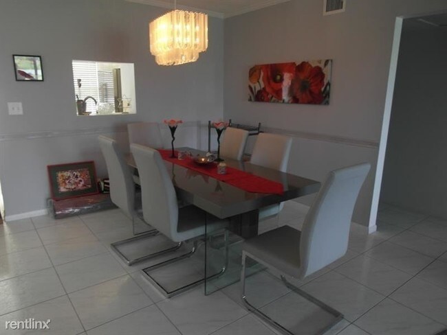 Foto del edificio - 2 br, 2 bath  - 2801 Victoria Way