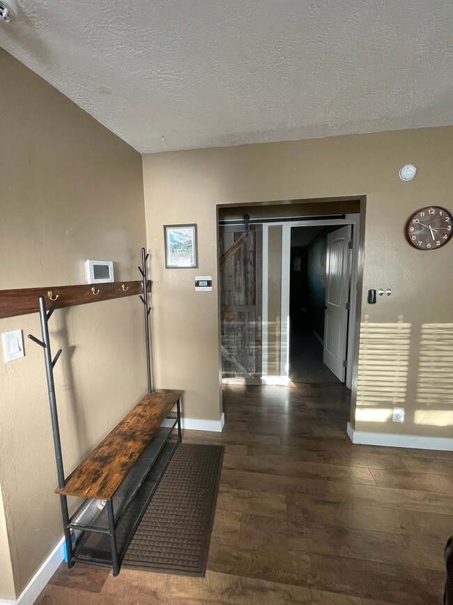 Foto del edificio - 1056 N Madison Ave