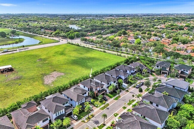 Foto del edificio - 15501 NW 88th Ave