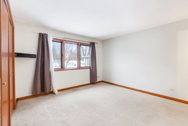 Building Photo - 1632 Poplar Ln