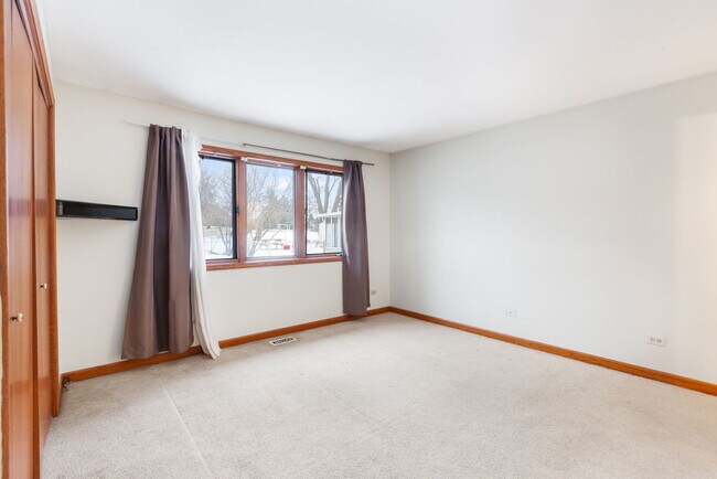 Foto del edificio - 1632 Poplar Ln