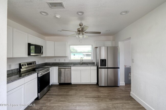 Building Photo - 356 Vesta Cir