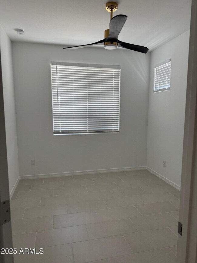 Foto del edificio - 17609 W Georgia Ave
