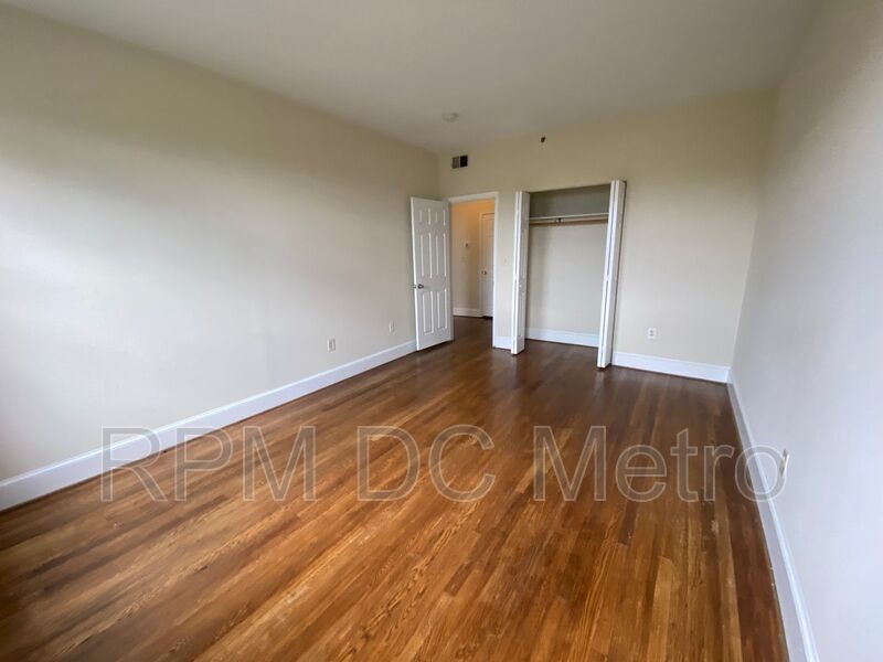 Primary Photo - 815 Maryland Ave NE
