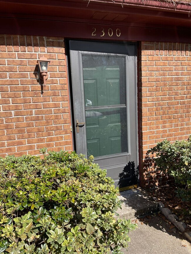 Foto del edificio - Cute 2 bedroom 1.5 bath townhome