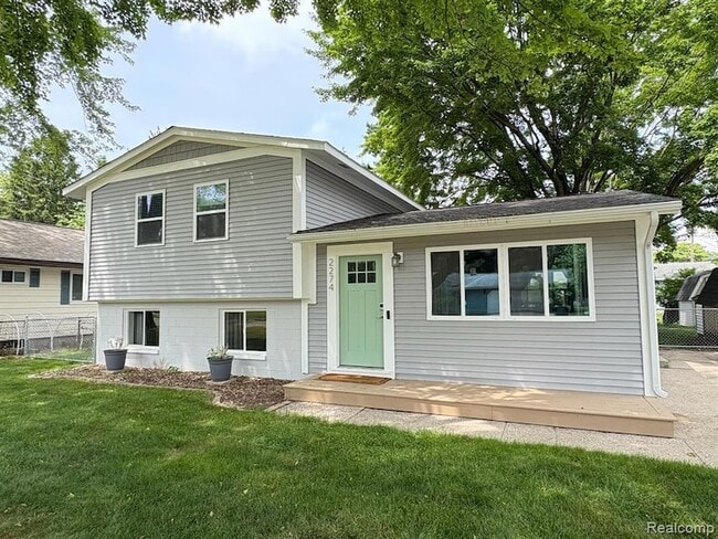 Building Photo - 2274 Leif Ave