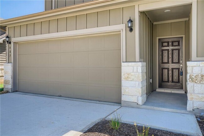 Foto del edificio - 487 Grace Lilly Dr