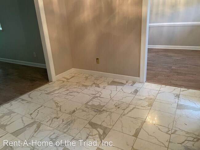 Building Photo - 4 br, 3 bath House - 4100 Deloach Court