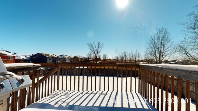 Building Photo - Spacious 4 Bedroom 2 Bath Home with attach...