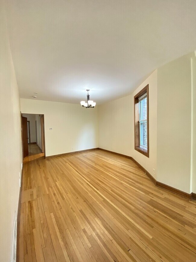 Building Photo - 2149 W Bradley Plz