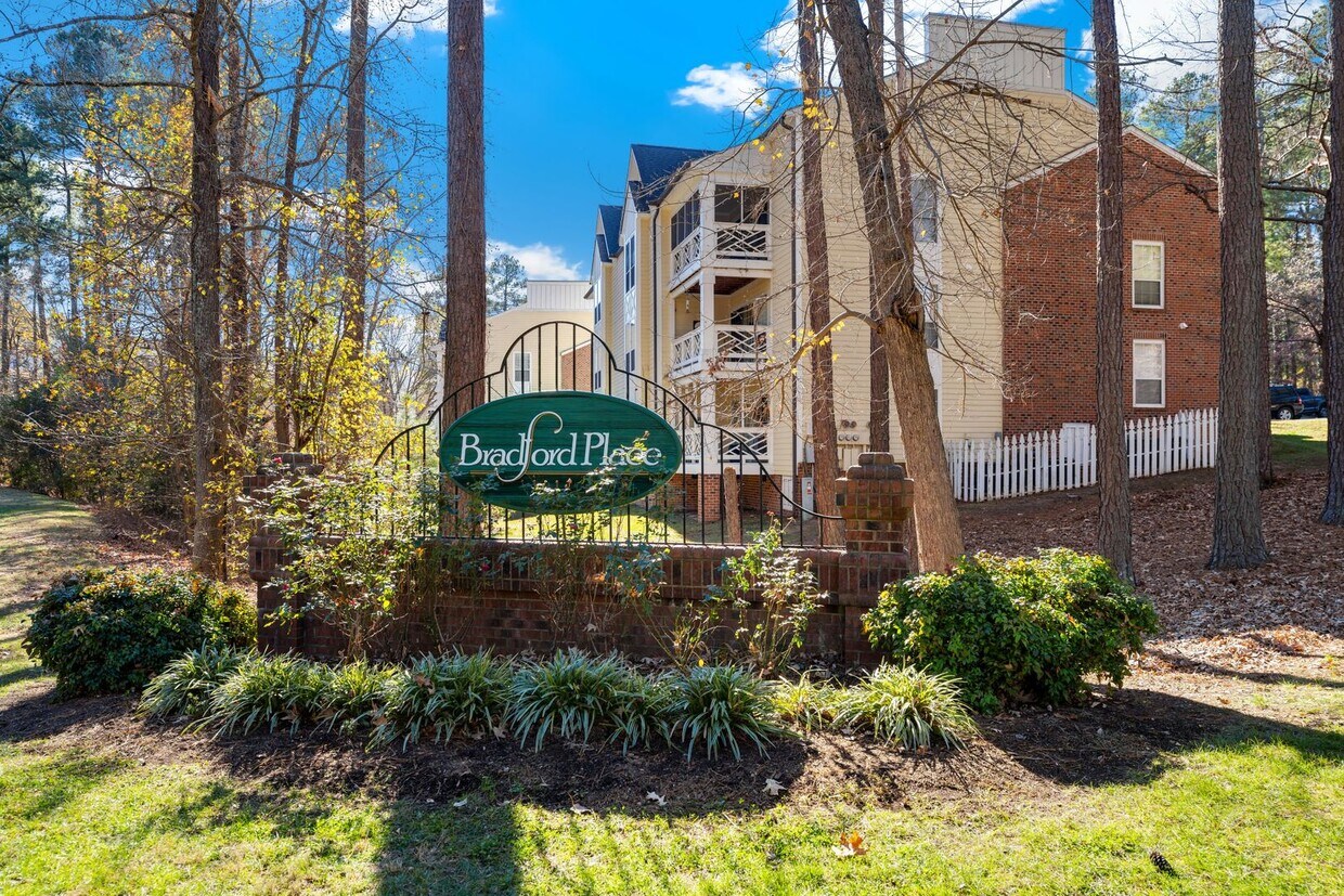 Foto principal - AVAILABLE NOW! Clean and comfortable 2 bed...
