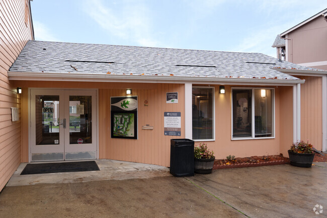 Leasing Office - Fort Vancouver Terrace