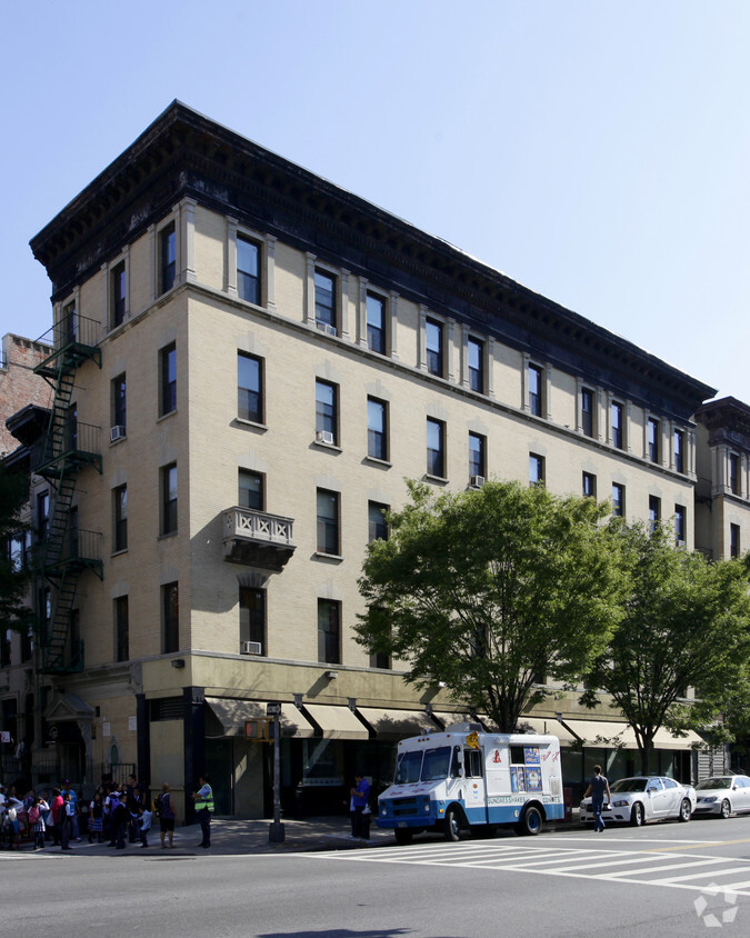 Foto del edificio - 1677 Amsterdam Ave