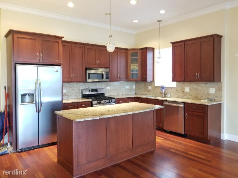 Foto principal - 3110 W Belmont Ave