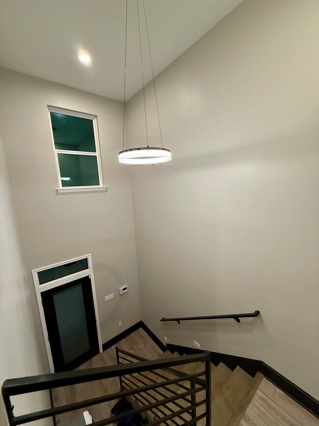 Foto del edificio - 1362 Harrison Ave