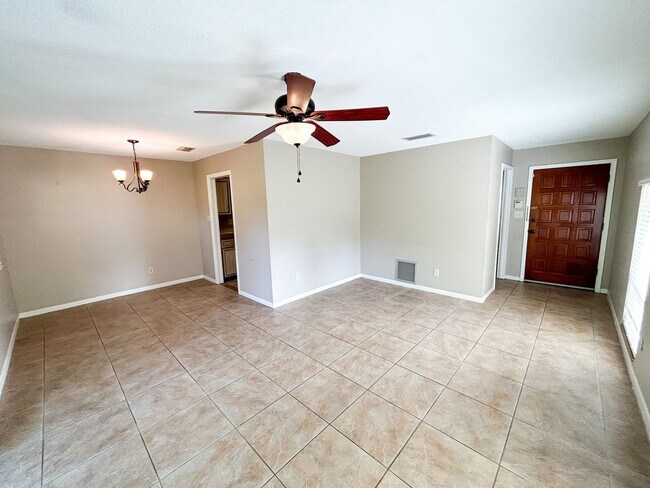 Building Photo - 3136 NW 47th Place - *50% off first month'...