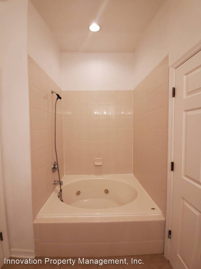 Foto del edificio - 3 br, 2.5 bath House - 6348 Lake Smith Circle