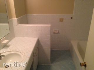 Primary Photo - 1010 Ridgecrest Way