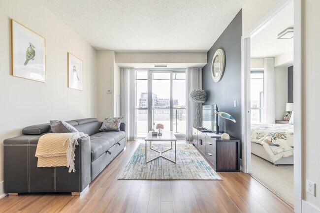 Photo du bâtiment - 300 Front St W