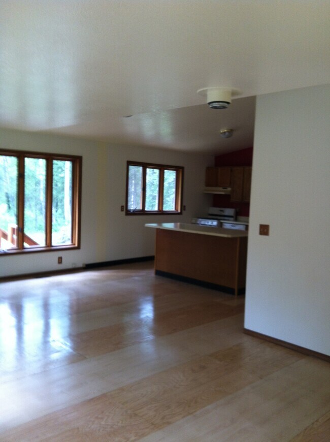 Foto del edificio - 1214 N Williwaw Way