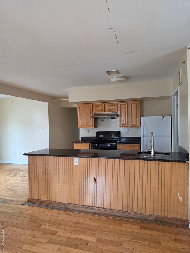 Foto del edificio - 13 Lake St