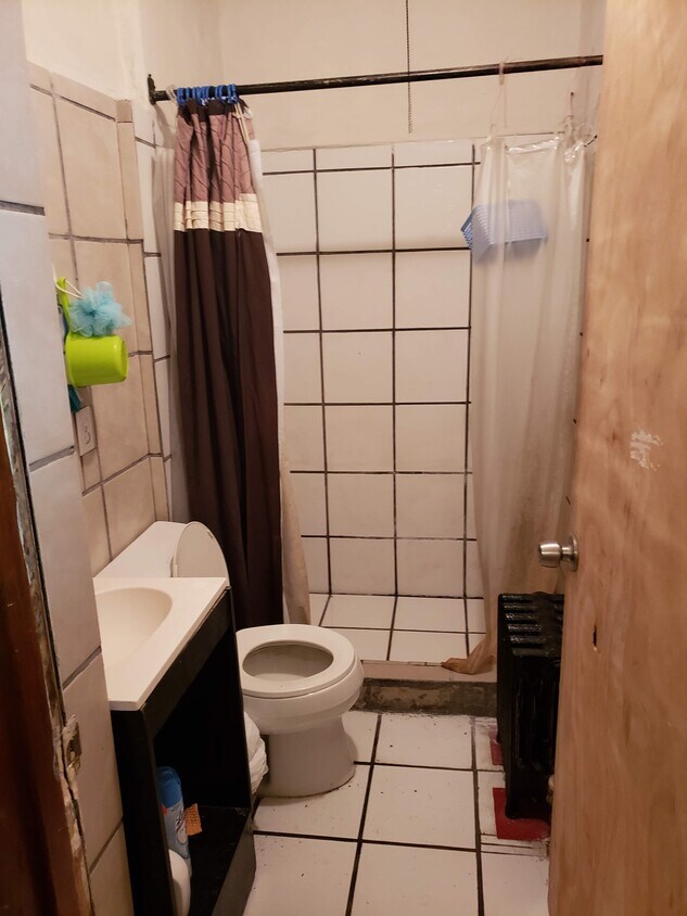 Bathroom - 3037 S Parnell Ave