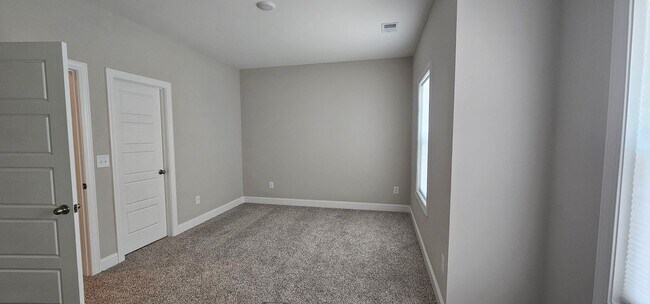 Foto del edificio - BRAND NEW! Lebanon Home For Lease