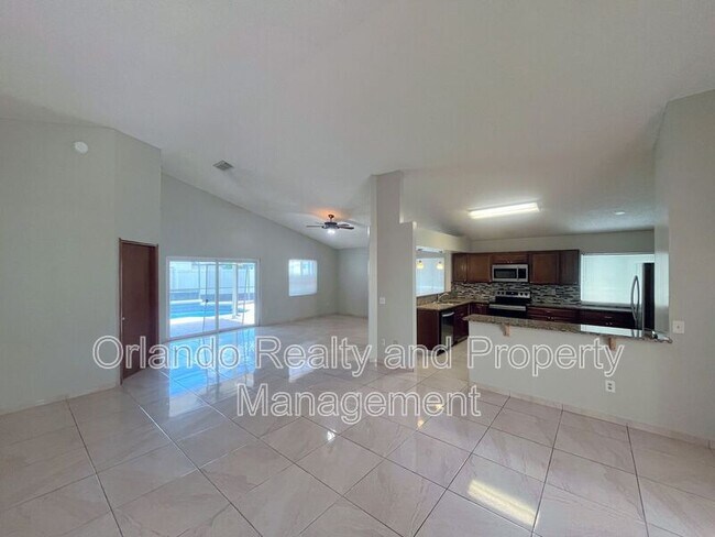 Building Photo - 2505 Kingston Ct