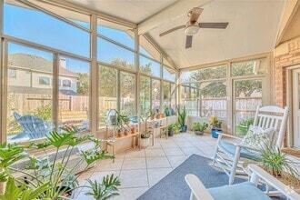 Building Photo - 5527 Chesapeake Pl