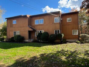 Building Photo - 1050 Lucas Avenue Ext