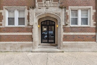 Building Photo - 33 S Iowa Ave