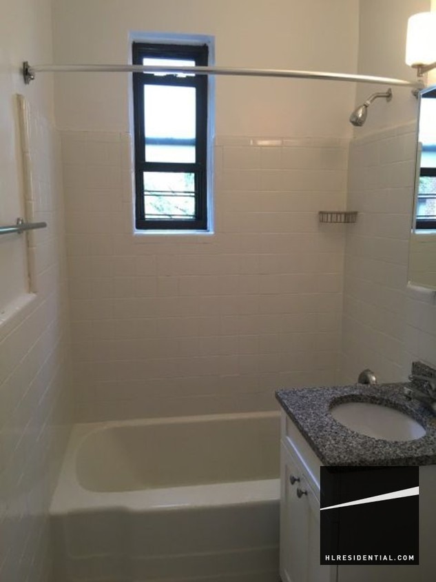 Building Photo - 2750 Homecrest Ave