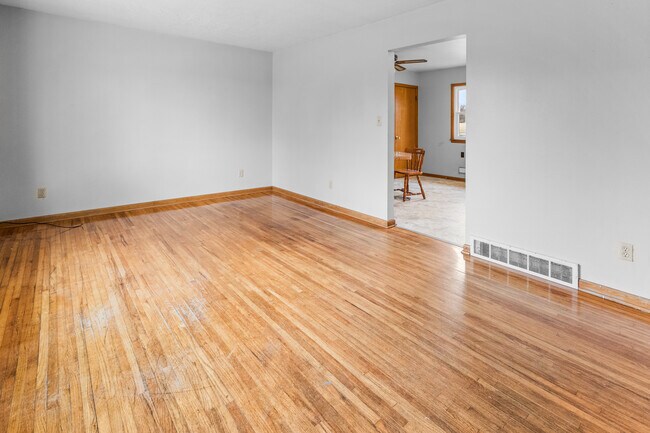 Foto del edificio - 124 Blaine Rd