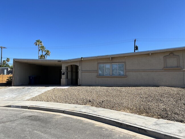Foto del edificio - 1880 Caballero Way