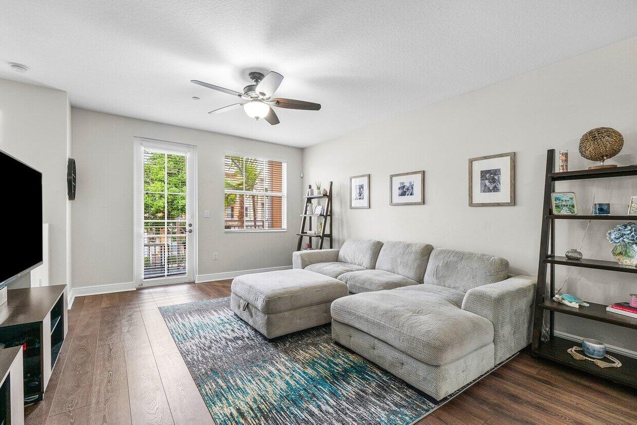 Primary Photo - 410 SW 13th Ave