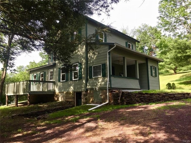 Building Photo - 238 River Rd