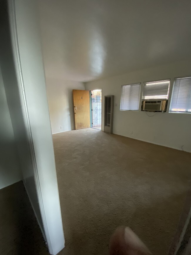 4230 Mission Inn Avenue Unit 5, Riverside, CA 92501 4230 Mission Inn