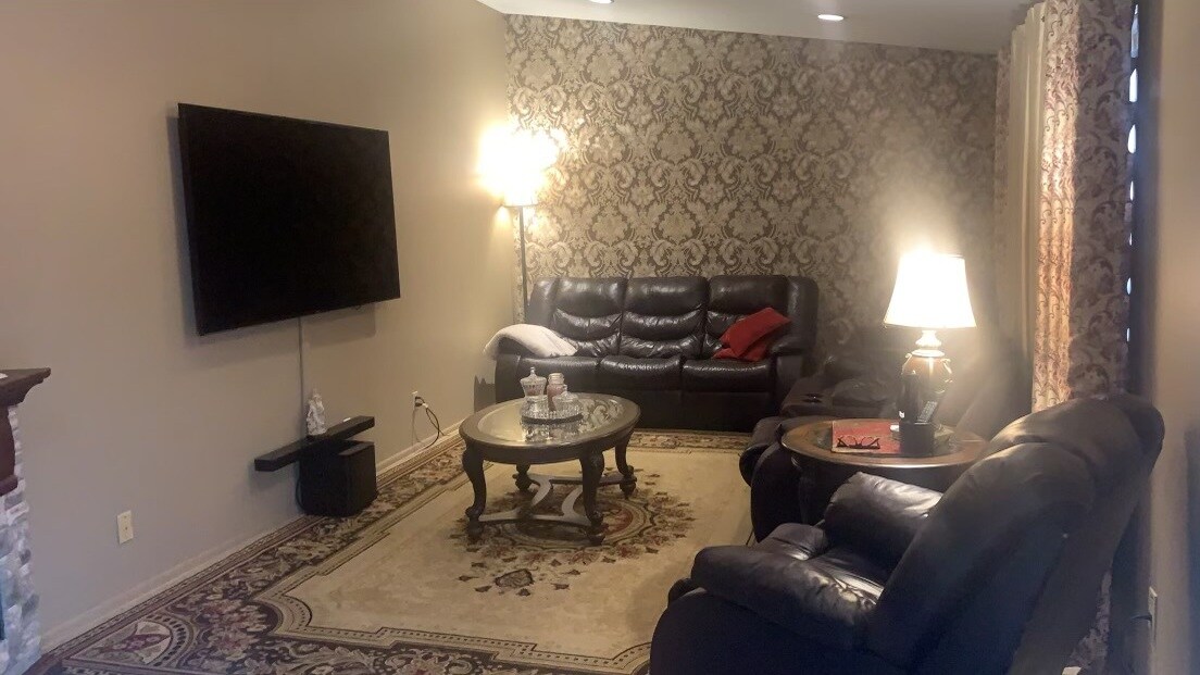 Foto principal - 3721 E Puetz Rd