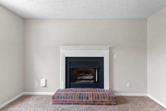 Building Photo - 3 Bedroom/2.5 Bath Home